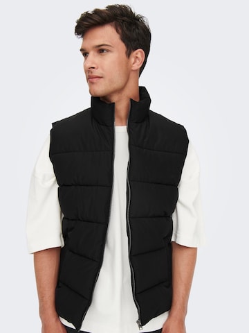 Gilet 'Melvin' di Only & Sons in nero: frontale