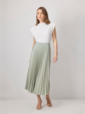 Touche Prive Skirt in Green