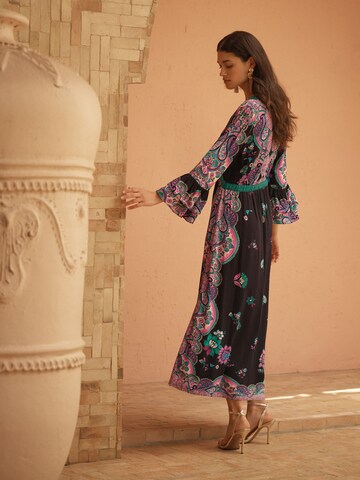 love & roses Dress in Brown