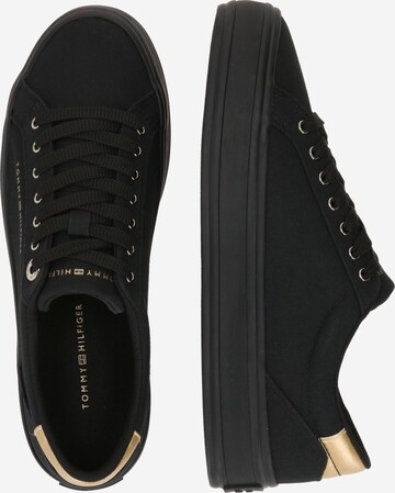 TOMMY HILFIGER - Zapatillas deportivas bajas 'Essential' en negro