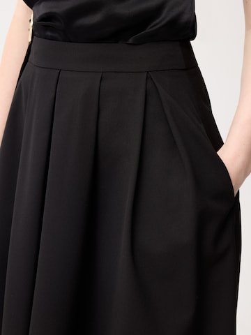 adl Skirt in Black