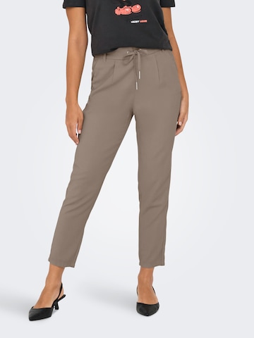 ONLY Regular Pleat-front trousers 'ONLPOPTRASH ARIS' in Brown: front