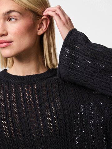 PIECES - Jersey 'PCNUKA' en negro