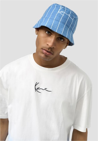 Chapeaux Karl Kani en bleu : devant