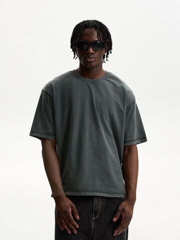 Maglietta di Bershka in grigio: frontale