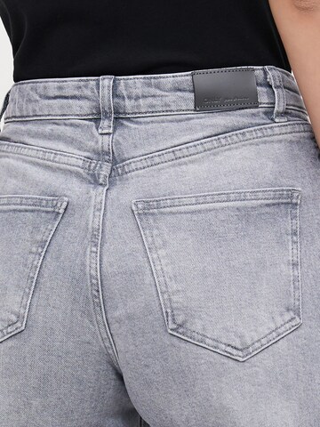 Only Tall Laiad sääred Teksapüksid 'ONLJUICY', värv hall