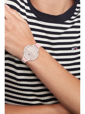 TOMMY HILFIGER Analoguhr in Orange