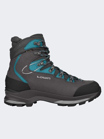 LOWA Boots ' Mauria EVO GTX ' in Grau