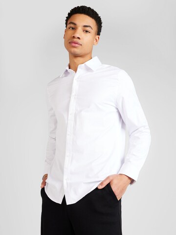 Coupe regular Chemise 'Essential' BURTON MENSWEAR LONDON en blanc : devant