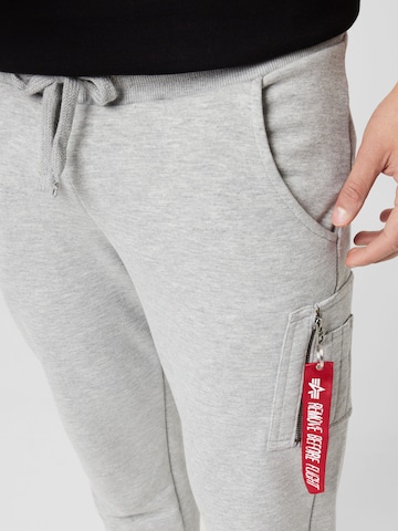 ALPHA INDUSTRIES Tapered Hose 'X- Fit' in Grau