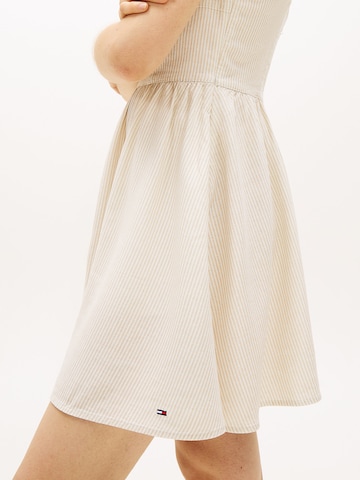 Tommy Jeans Kleid in Beige