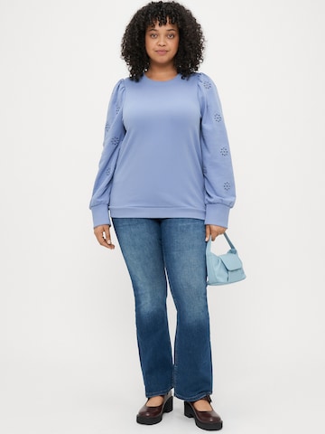 ONLY Carmakoma - Sudadera 'CARFemme' en azul