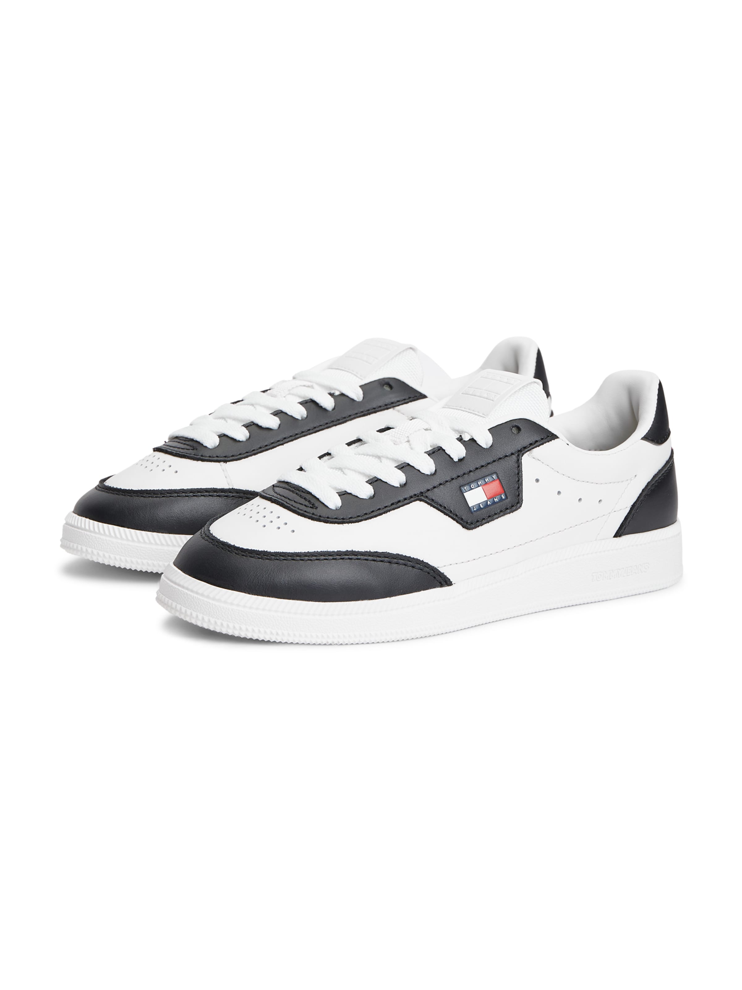 Tommy Jeans Platform trainers 'THE GREENWICH EDGE' in Black: front