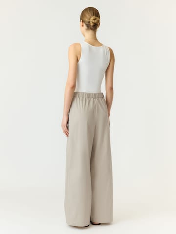 Wide Leg Pantalon à pince 'YASLulla' YAS en gris