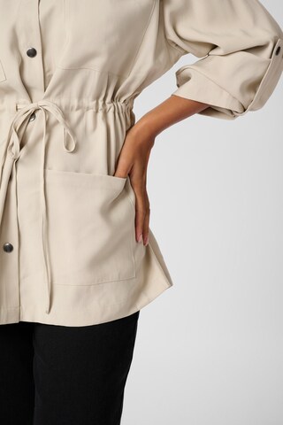 Kaffe Tussenjas in Beige
