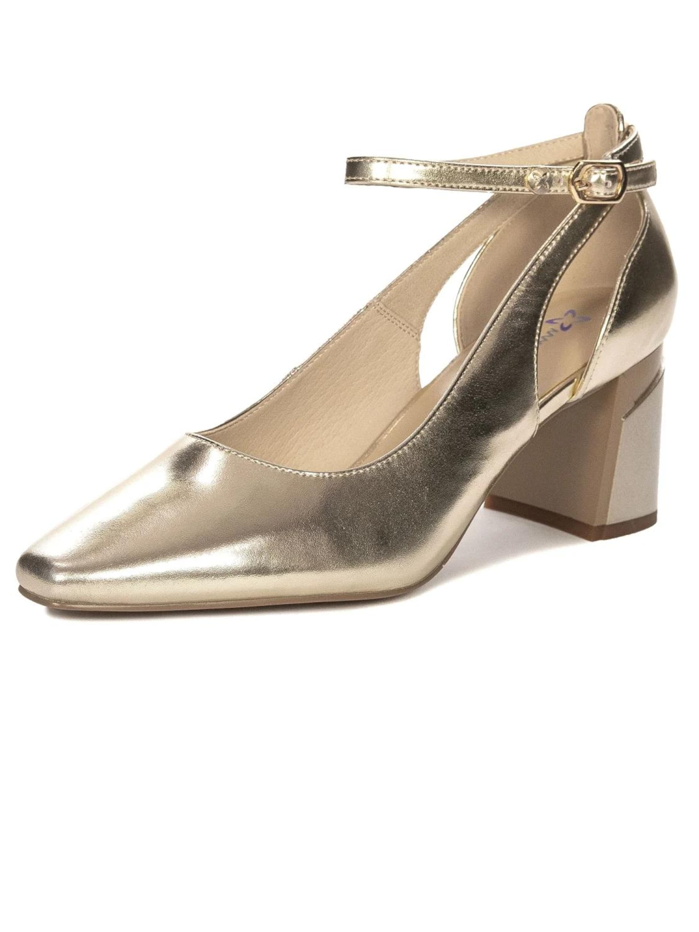 Maciejka Pumps in Gold: front