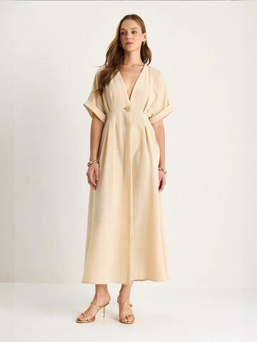 Abito di Bianco Lucci in beige