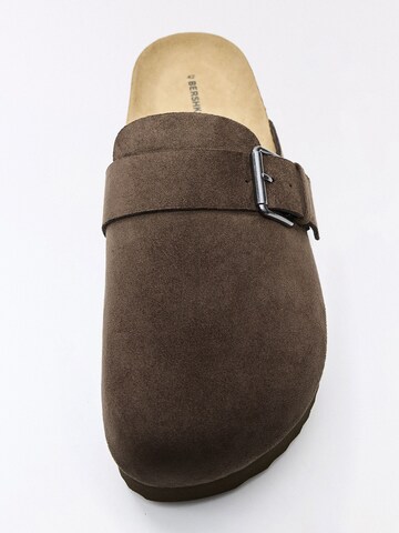 Zoccoletto di Bershka in marrone