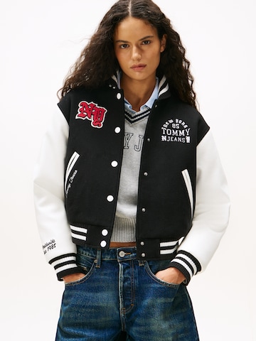 Tommy Jeans Демисезонная куртка в Черный
