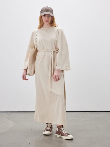 MANUKA Dress in Beige