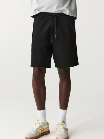regular Pantaloni di Pull&Bear in nero: frontale