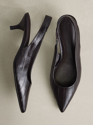 Next - Zapatos destalonado 'N.Premium' en rojo