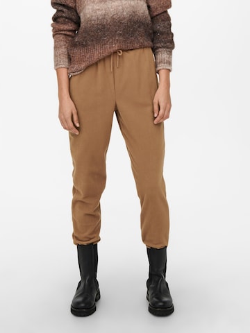 ONLY Tapered Pants 'Karoi' in Brown: front