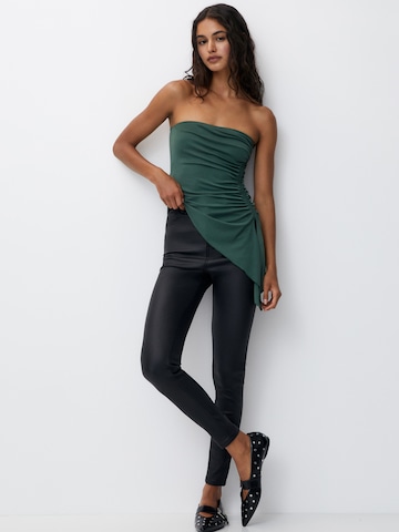 Pull&Bear Skinny Jeans in Schwarz: predná strana