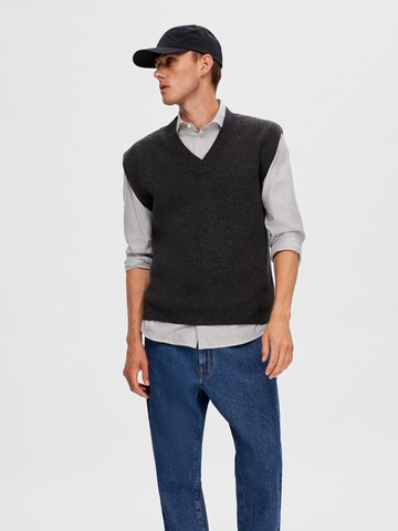 SELECTED HOMME Sweater Vest 'Ronn' in Grey