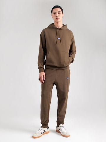 HUGOJogging komplet 'NalonsoNap' - smeđa boja: prednji dio