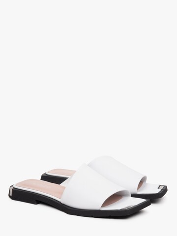 Estro Pantoletter '54-396' i hvid