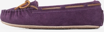 Pantoufle 'Cally' Minnetonka en rouge : devant