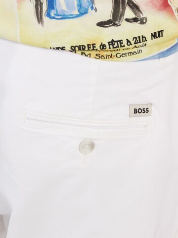 Regular Pantaloni de la BOSS pe alb