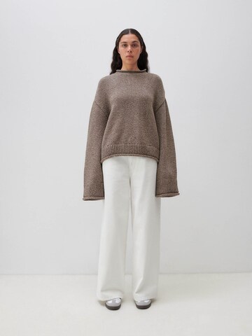 ABOUT YOU x Marie von Behrens Trui 'Suzi' in Bruin