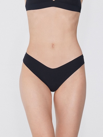 Tezenis Thong in Black: front