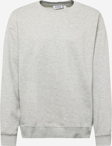 Sweat-shirt WEEKDAY en gris : devant