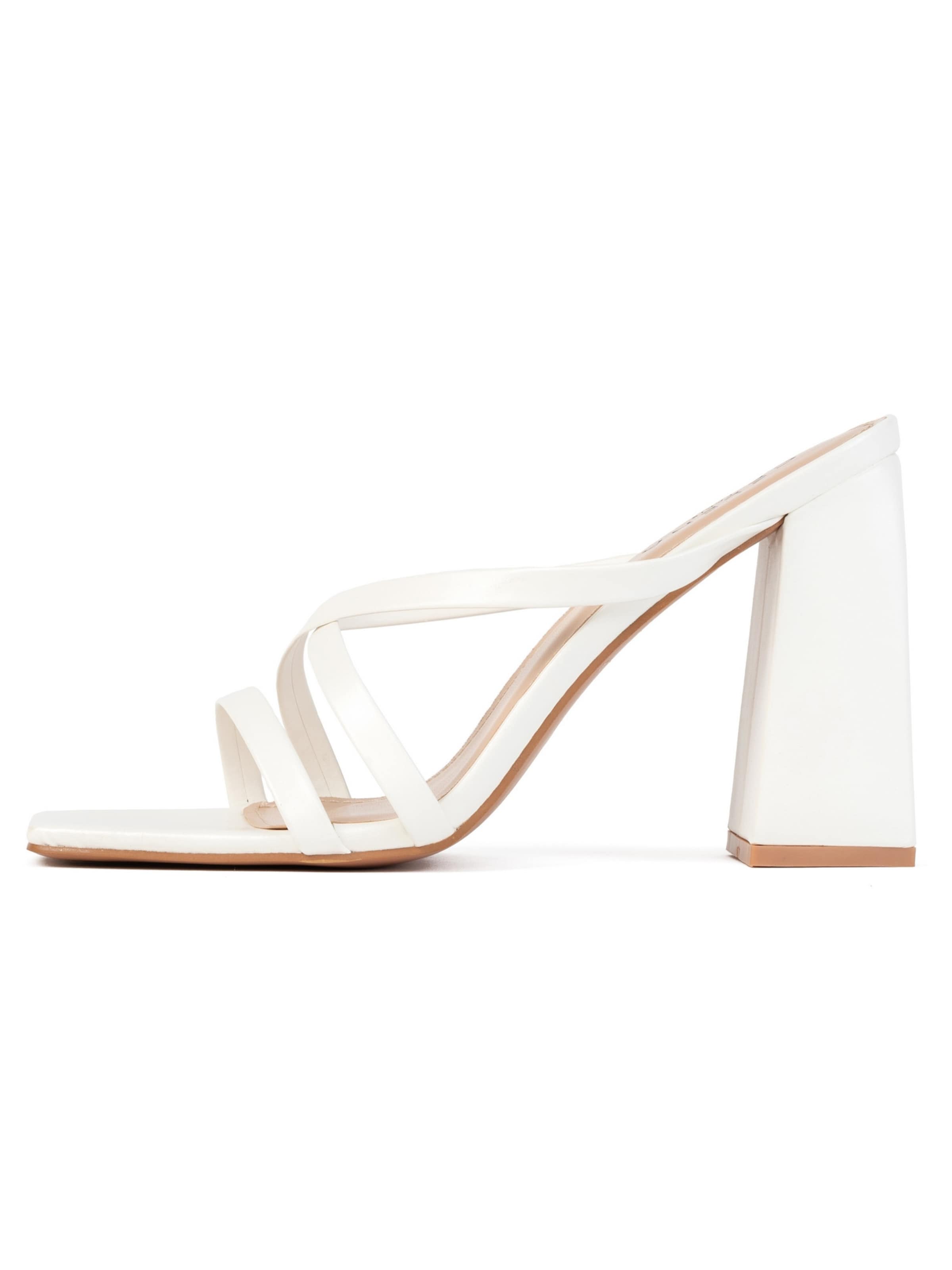 Celena Пантолеты 'Cybill' в Белый: спереди