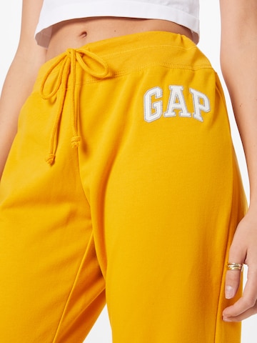 Tapered Pantaloni di GAP in giallo