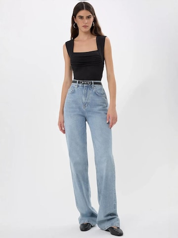 Hiccup Top in Schwarz