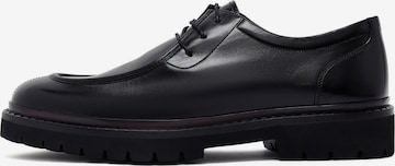 Scarpa stringata di Derimod in nero: frontale