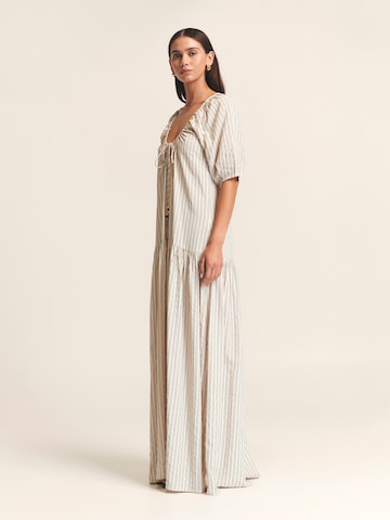 St MRLO Φόρεμα 'Florence' σε μπεζ