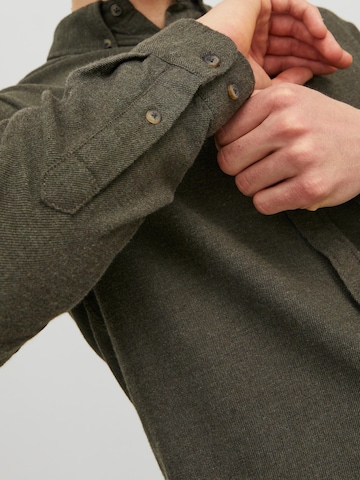 žalia JACK & JONES Priglundantis modelis Marškiniai 'Classic'