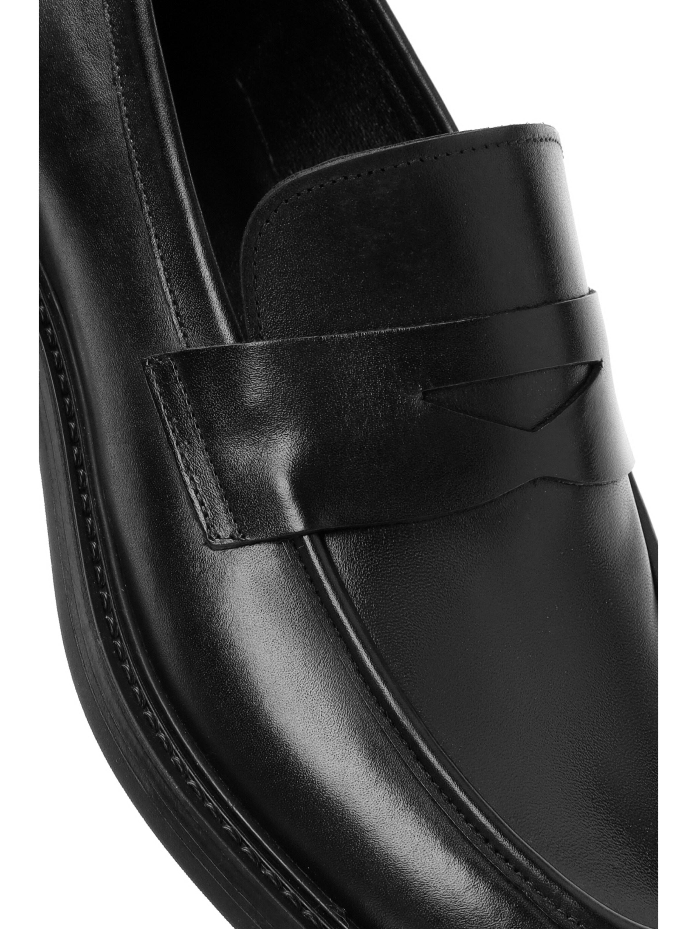 Derimod Moccasin in Black