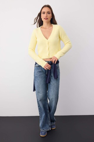 Trendyol Strickjacke in Gelb