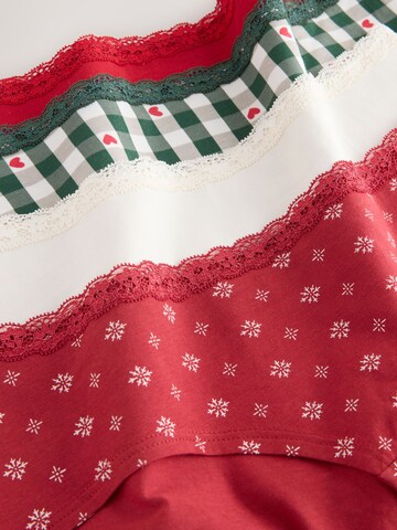 Next Слип в червено