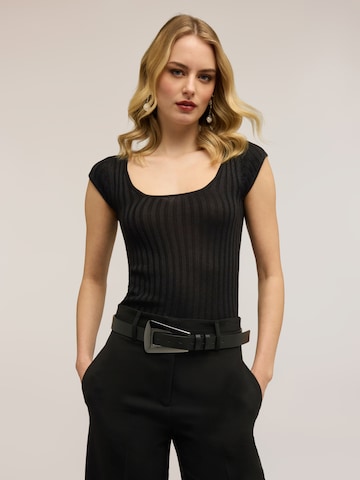 MOTIVI Knitted top in Black