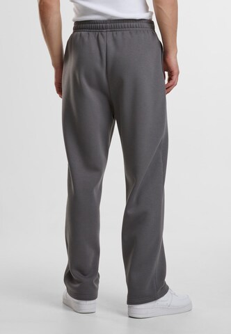 Loosefit Pantalon Urban Classics en gris