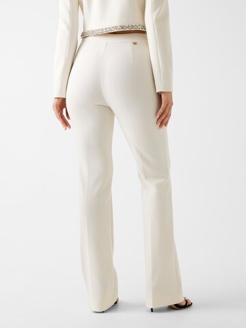 GUESS by Marciano Regular Pleated Pants in Beige