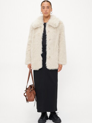Vero Moda Petite Tussenjas 'VMGLORIA' in Beige
