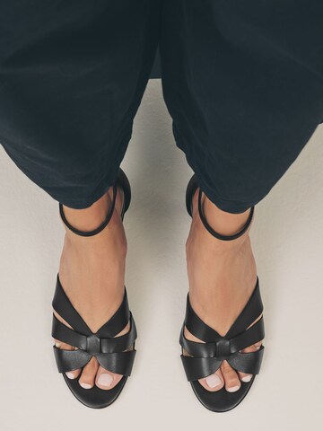 Sandales à lanières 'Forever Comfort®' Next en noir